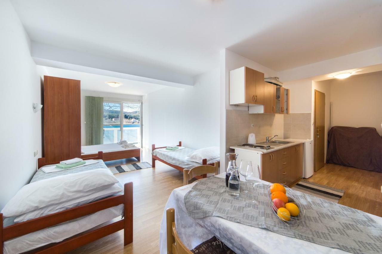 Apartments Barbir Ploce  Eksteriør bilde
