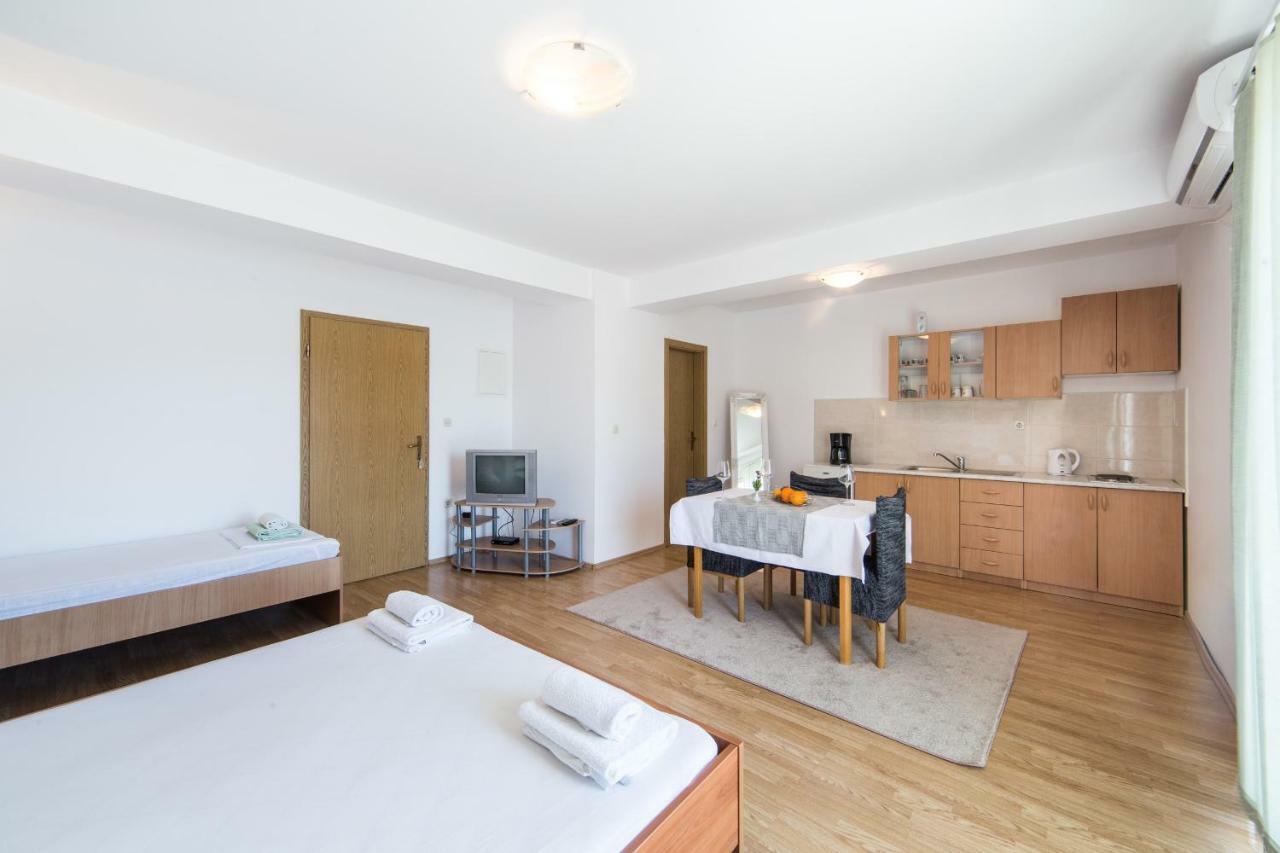 Apartments Barbir Ploce  Eksteriør bilde